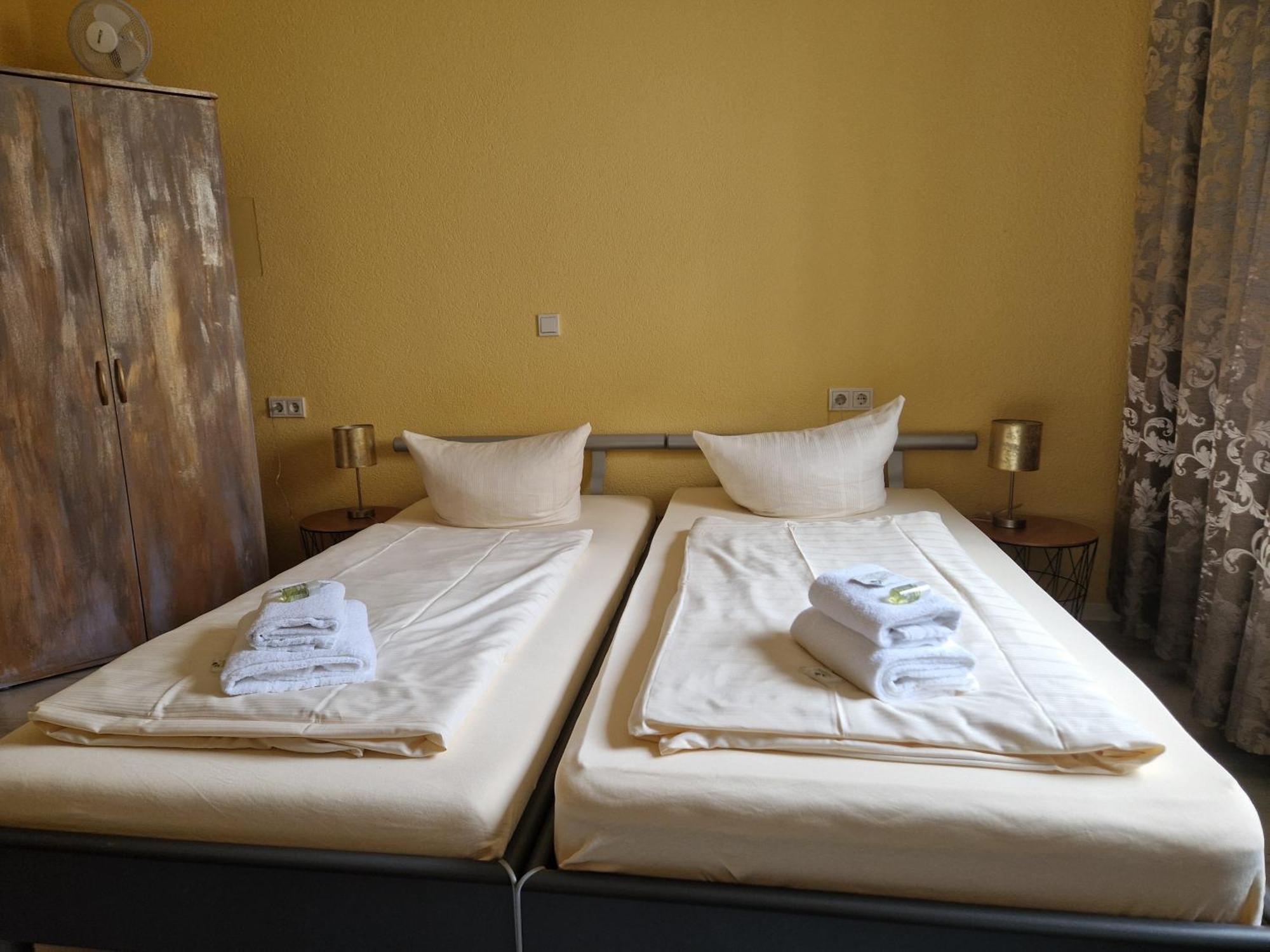 Ricks City Hotel Treviri Esterno foto