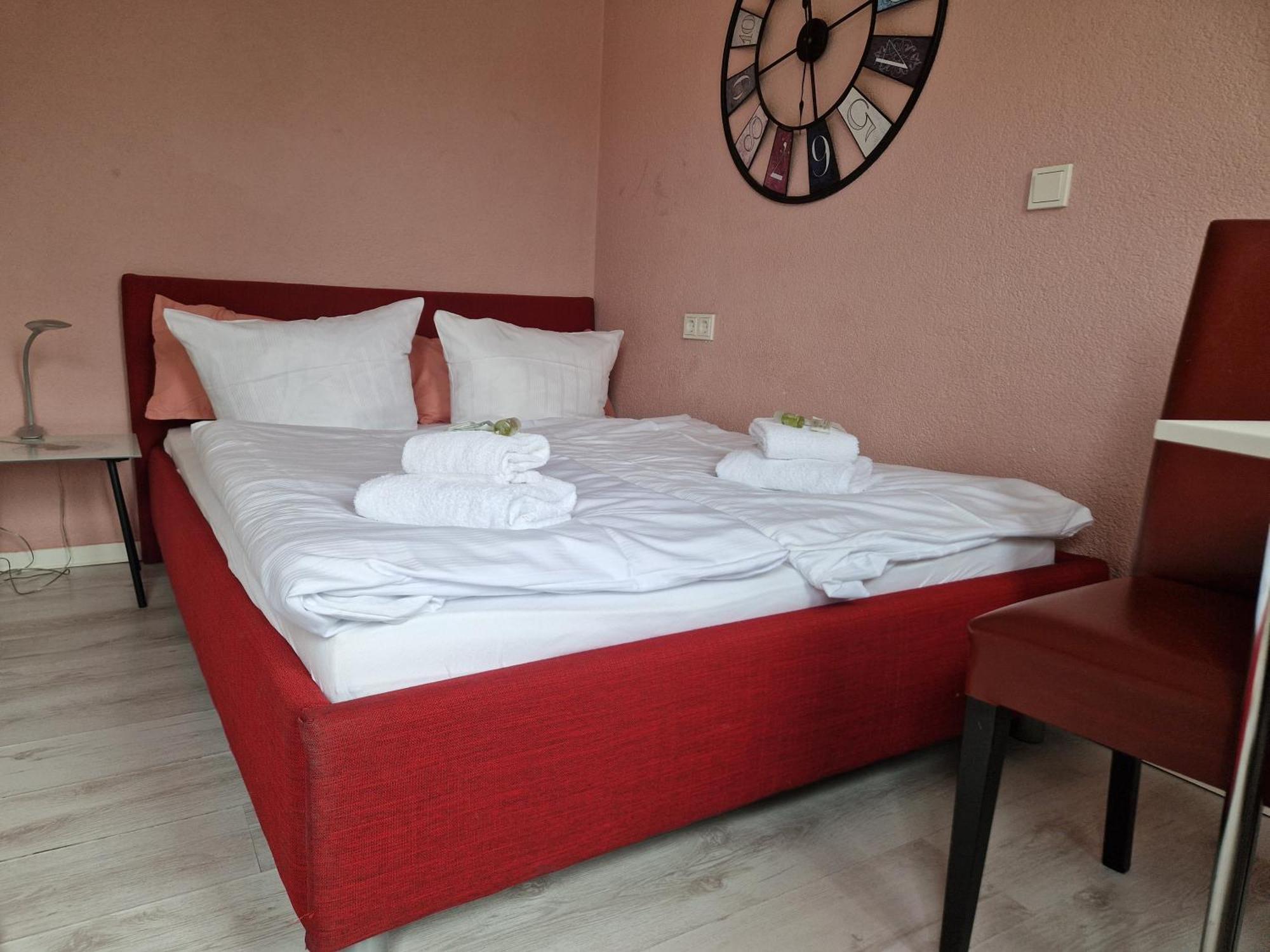 Ricks City Hotel Treviri Esterno foto